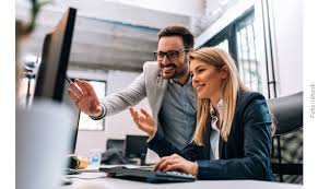 um chefe e seu funcionario 